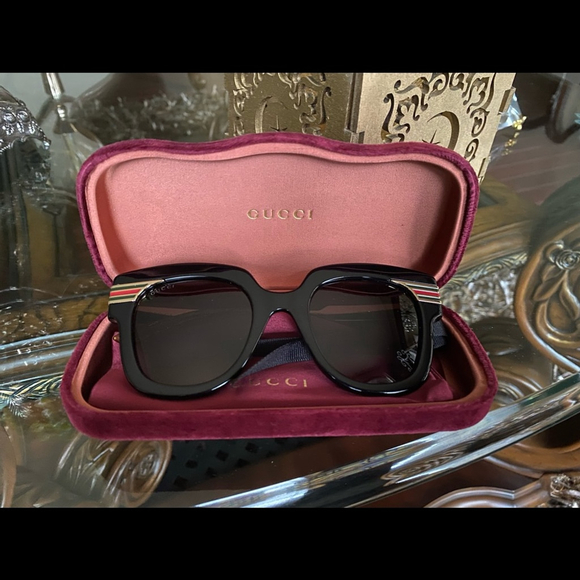 Gucci black Sunglasses (authentic) - Picture 3 of 8